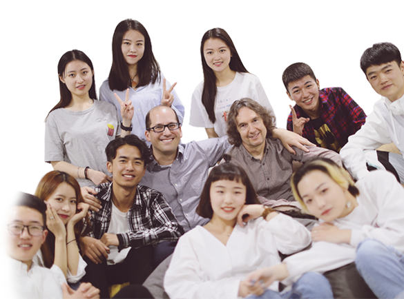 外国语言与国际传播学院学院简介