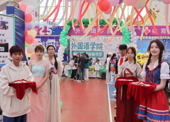 以心迎新，温暖启航——外国语学院迎新工作圆满落幕