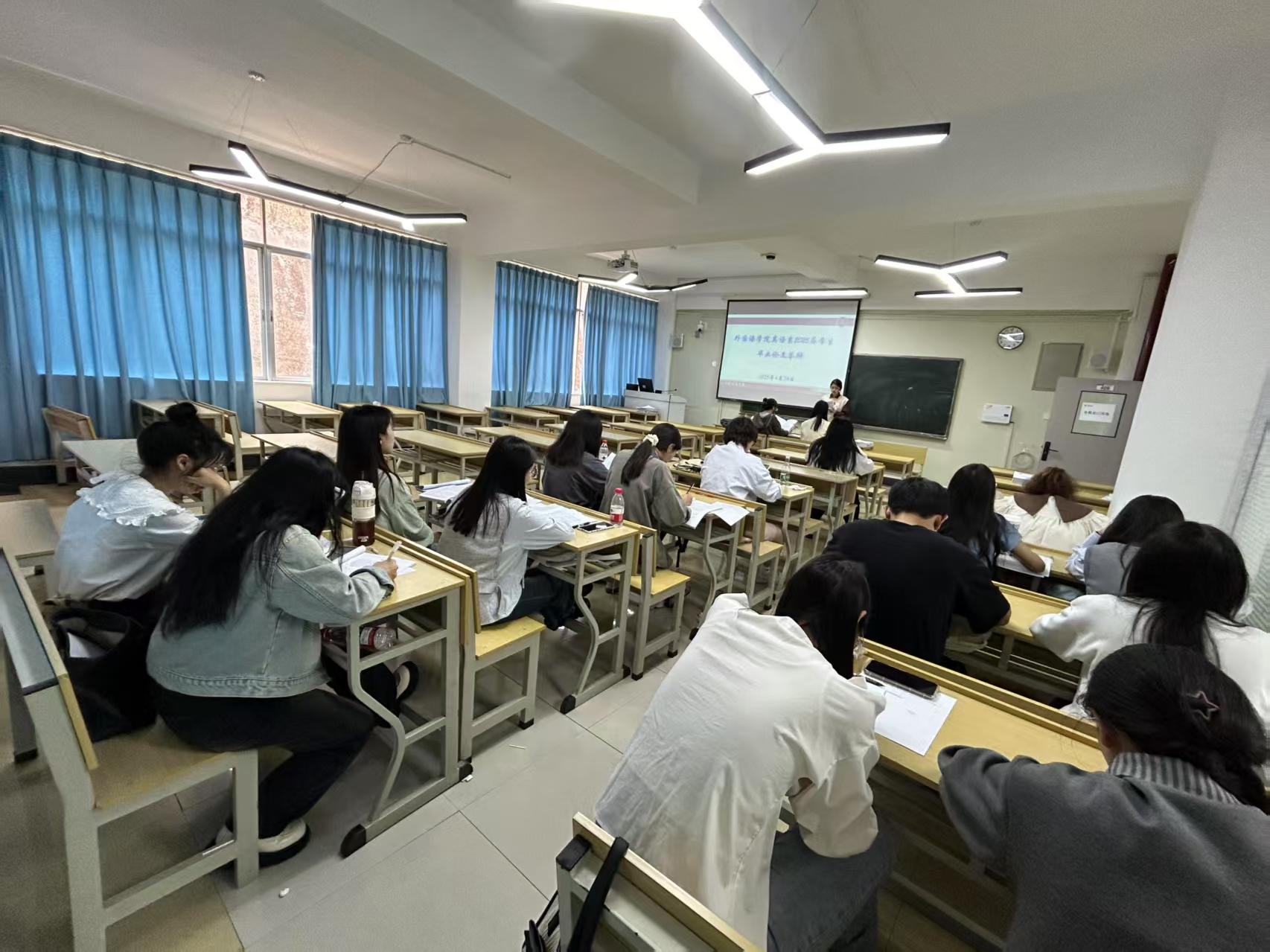 学党史，强信念：铸魂新时代，奋进新征程