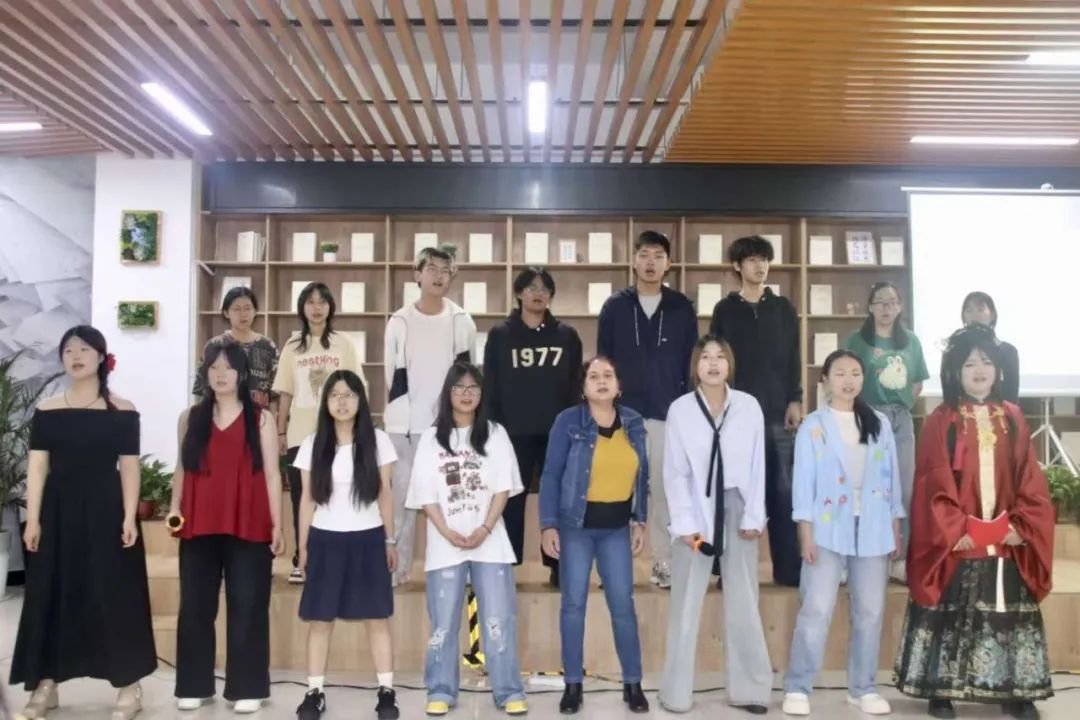 院系动态 | 外国语学院成功举办“中‘西’合璧，美美与共”西语文化节