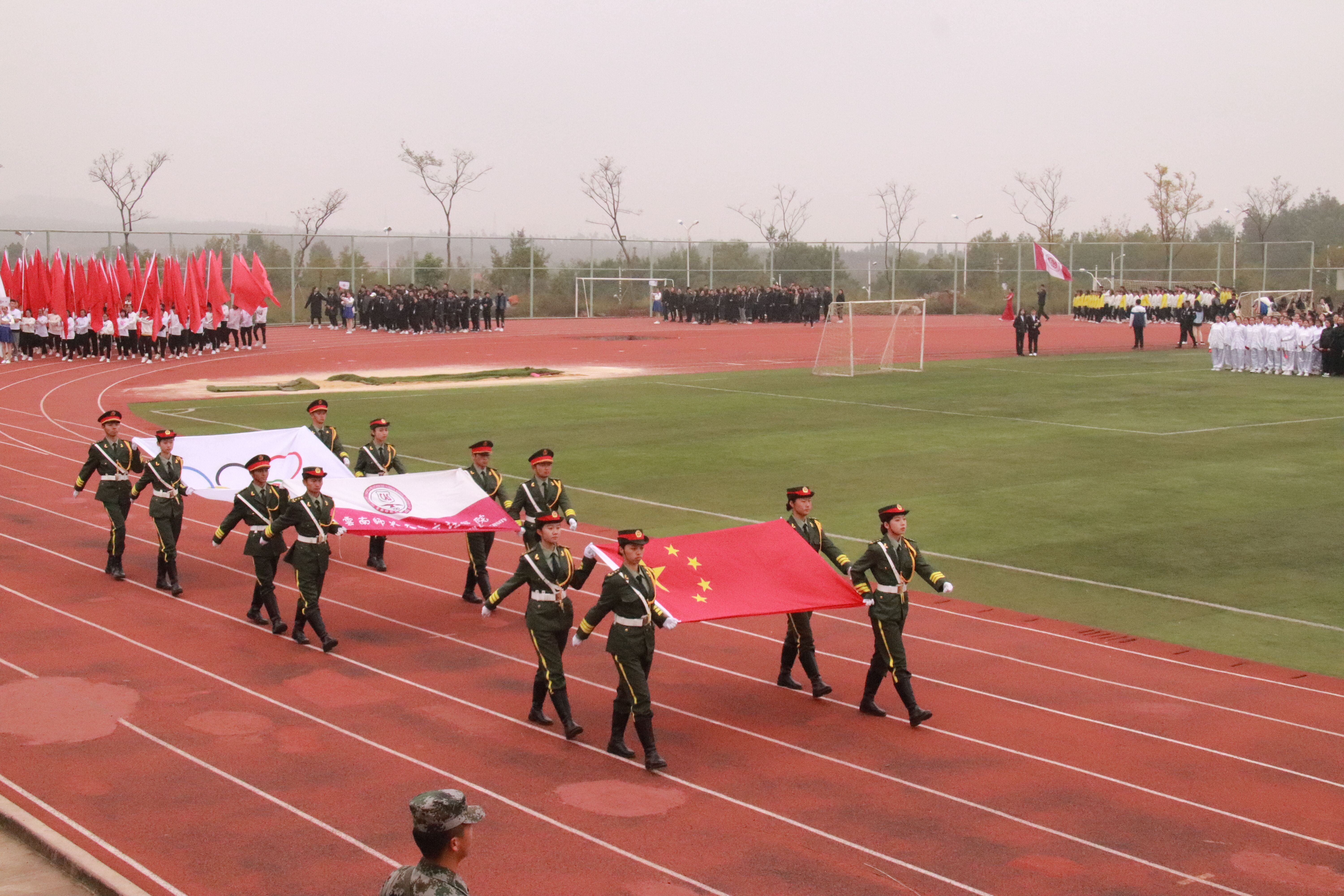  外院儿郎中国心 文理运动共协力