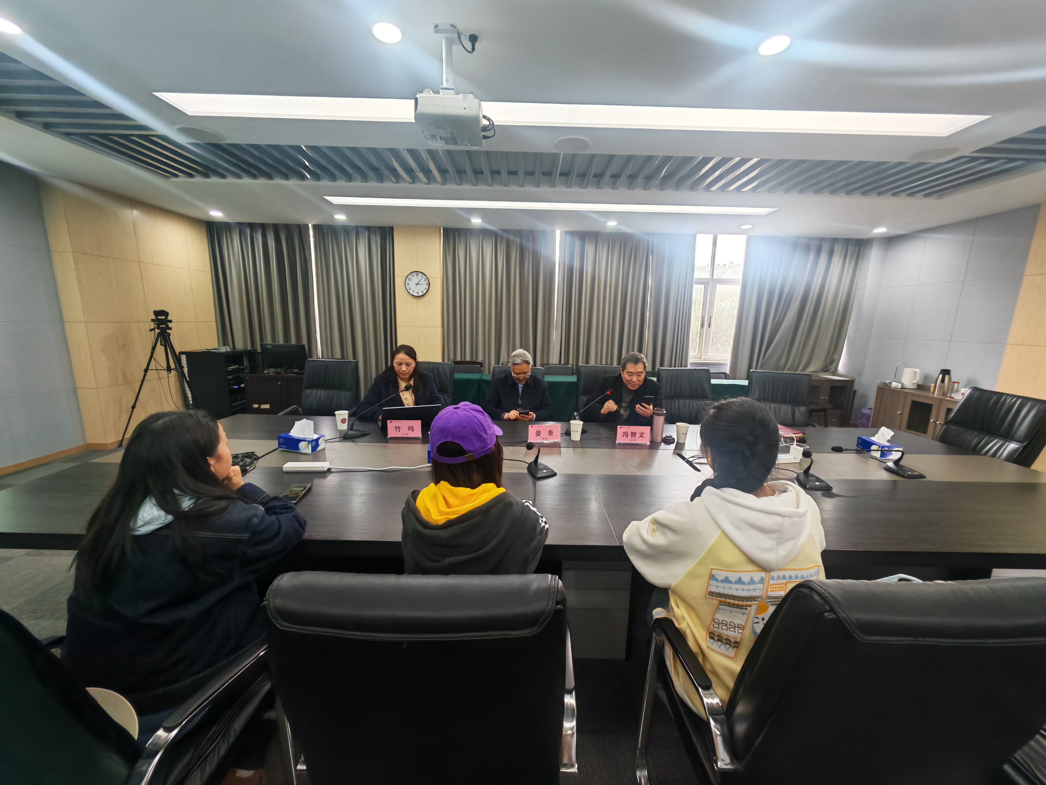 精准赋能复试 助力圆梦研途——外国语言与国际传播学院成功举办2026届毕业生考研复试辅导活动