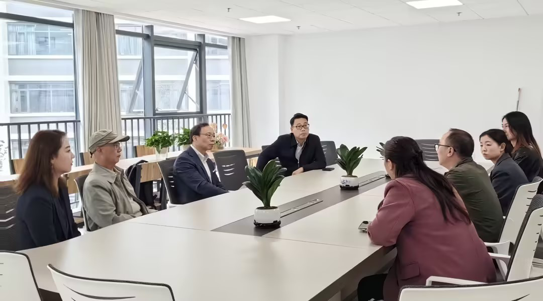 教育部高校外语专业教学指导委员会法语分委员会副主任委员——王海洲教授莅临我校指导法语专业建设